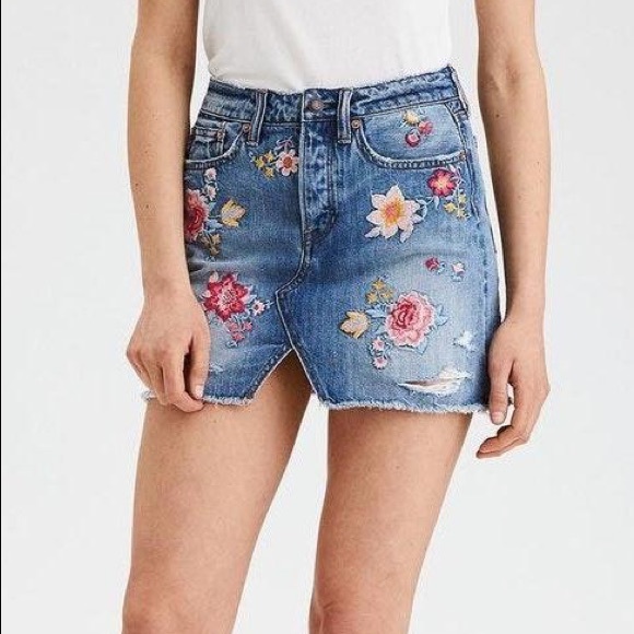 AMERICAN EAGLE floral embroidered denim mini high - Picture 3 of 8